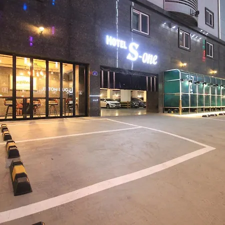 S One Hotel